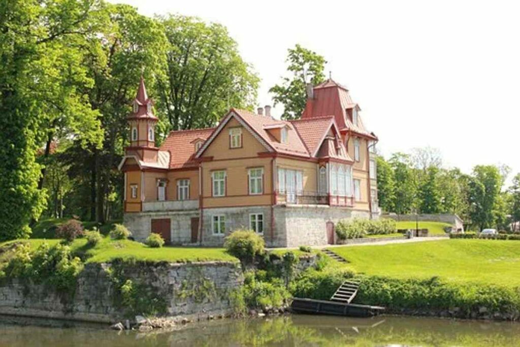 top online real estate companies