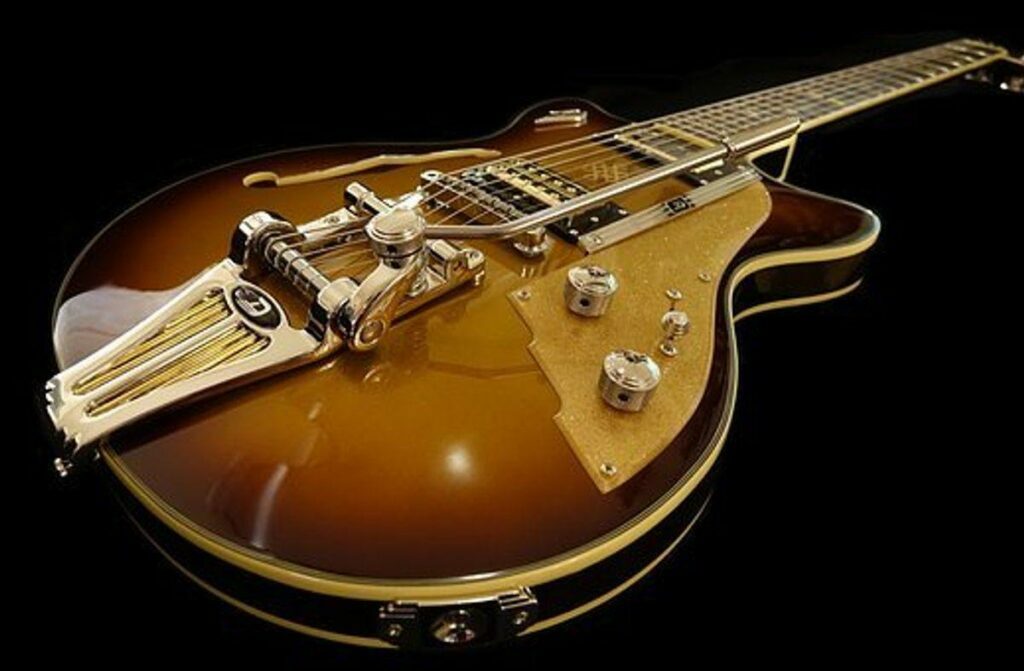 How to Pick The Guitar