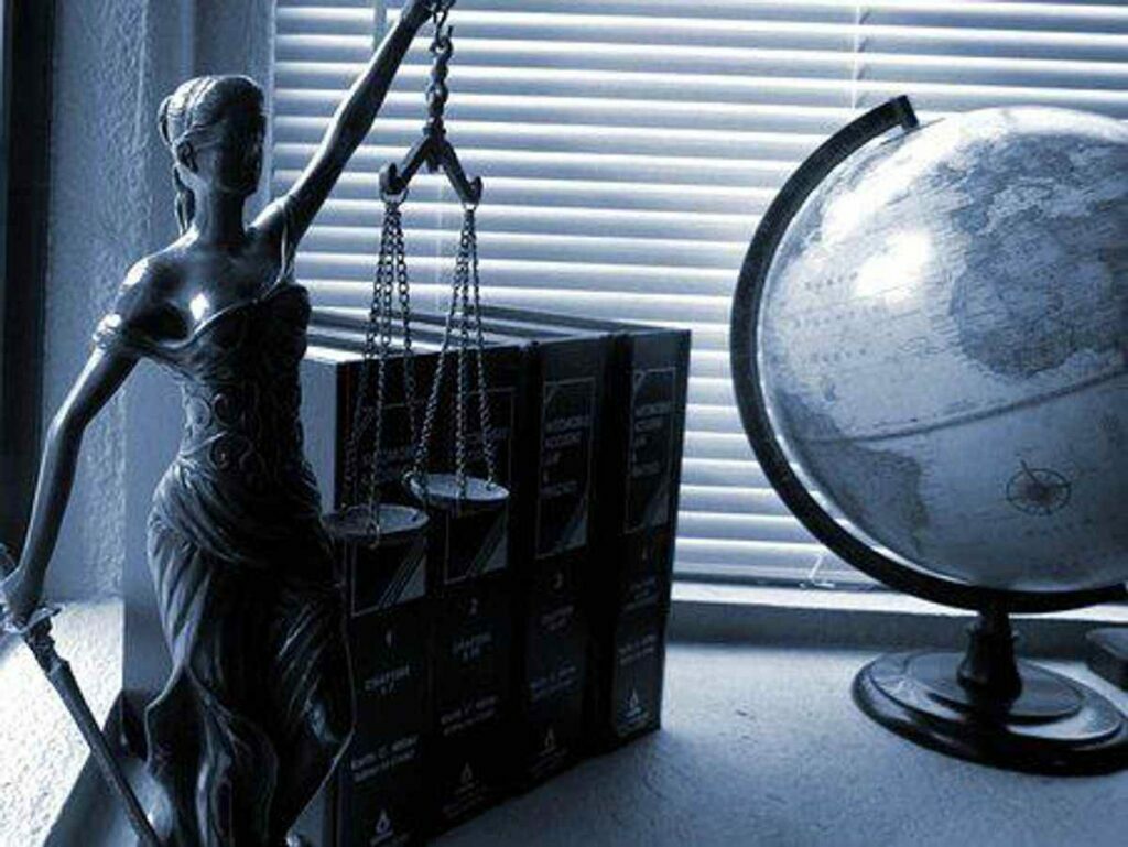 How to Become a Lawyer