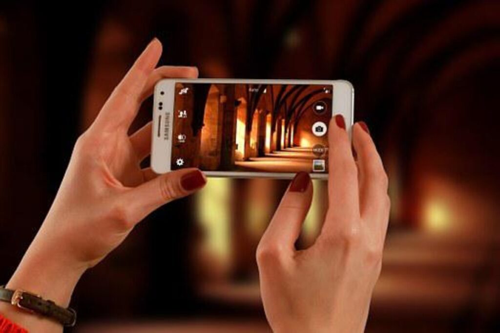 Samsung Z Fold 2 Review