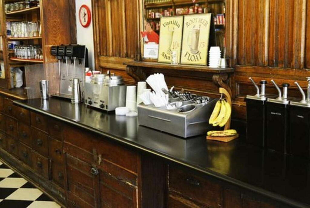 Custom Kitchen Cabinets