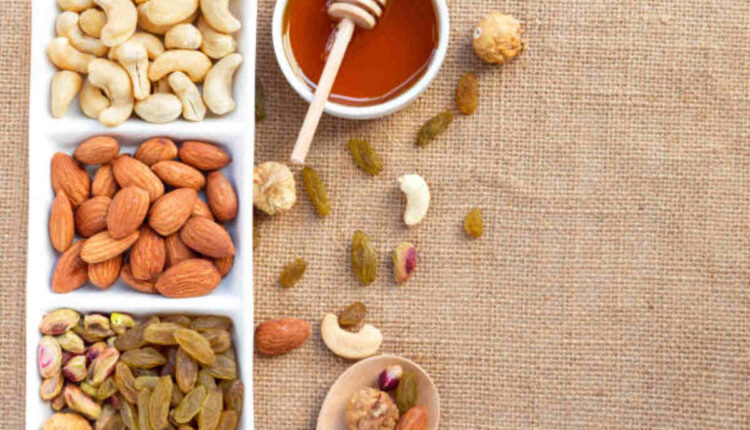 Munakka - A Dry Fruit With Health Benefits